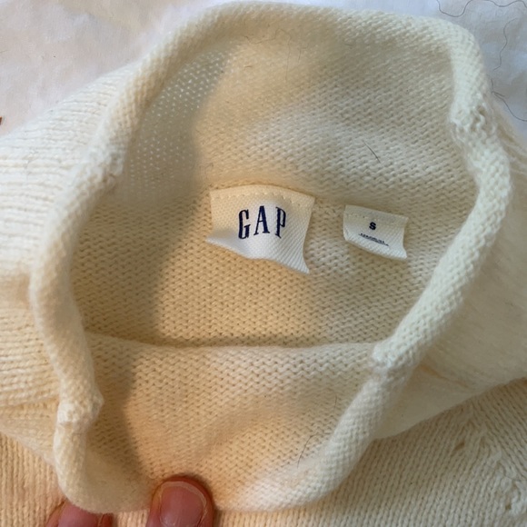 Off white sweater never worn - Picture 2 of 2